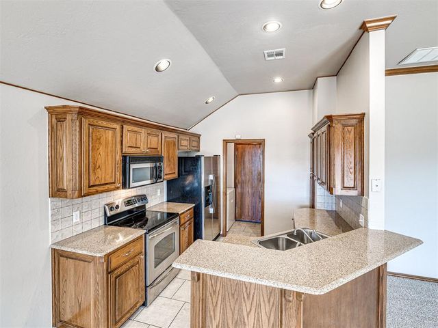 2512 SE 93rd Street, Moore, OK 73160