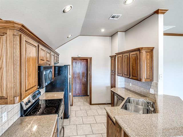 2512 SE 93rd Street, Moore, OK 73160