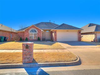 2512 SE 93rd Street, Moore, OK 73160