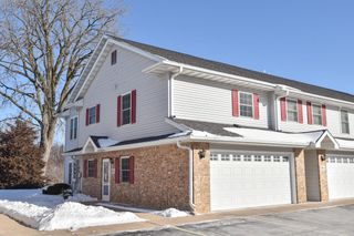 326 Kettle Moraine DRIVE N #1, Slinger, WI 53086