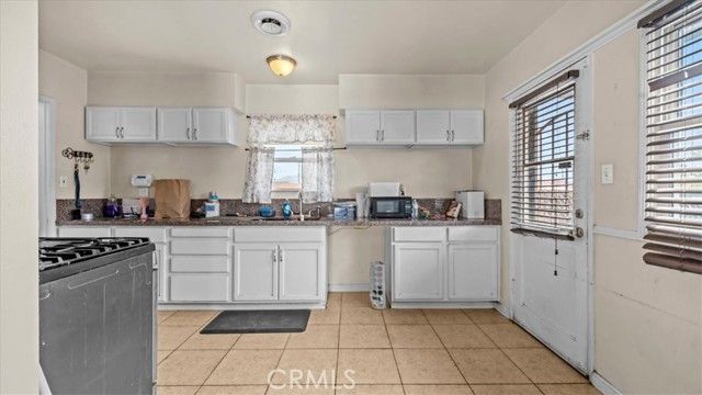 1351 N 10th, Colton, CA 92324