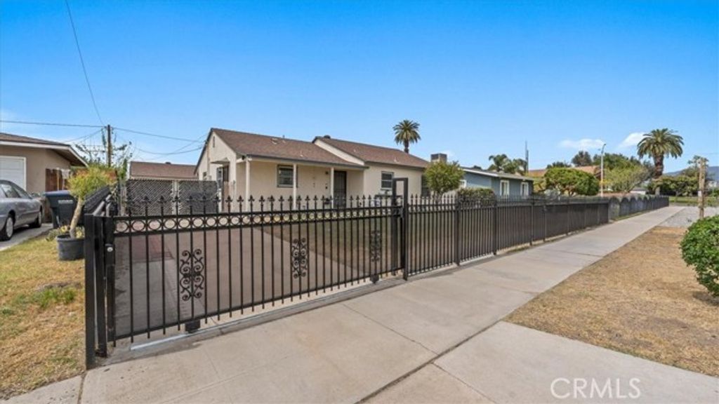 1351 N 10th, Colton, CA 92324