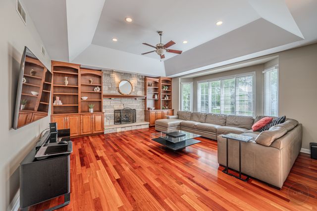 4204 Chaparral Drive, Naperville, IL 60564