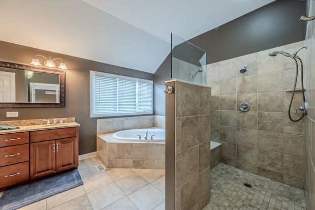 4204 Chaparral Drive, Naperville, IL 60564