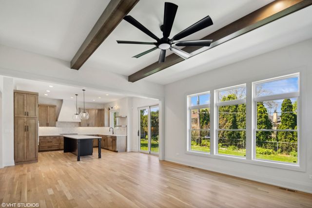 837 S Kearsage Avenue, Elmhurst, IL 60126