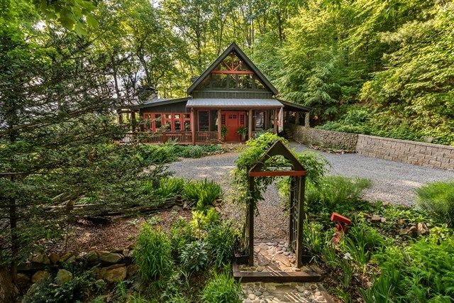 772 Double Knob Road, Ellijay, GA 30540