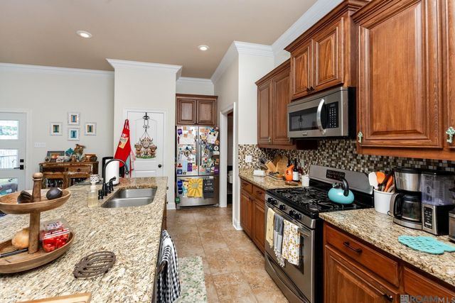 3736 Union Dr, Addis, LA 70710