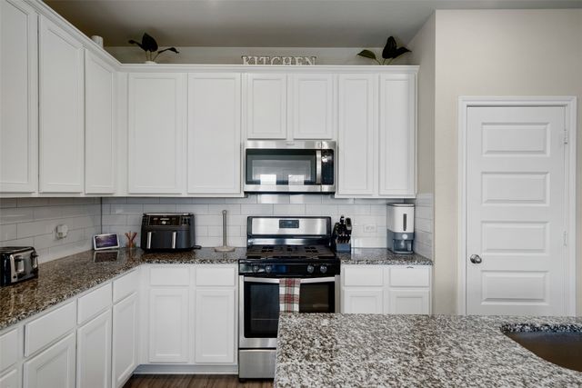 2233 Burning Bush Lane, Waxahachie, TX 75167