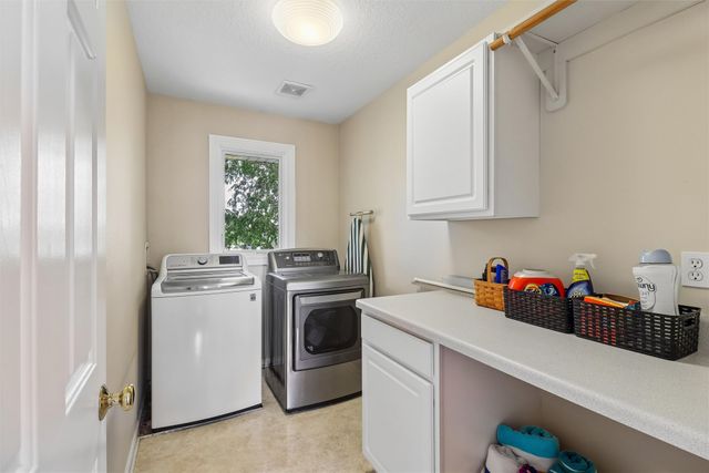 5575 Beechtree Drive, West Des Moines, IA 50266