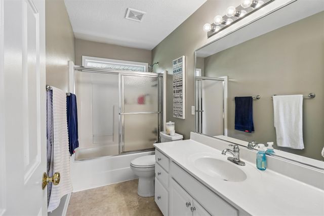 5575 Beechtree Drive, West Des Moines, IA 50266