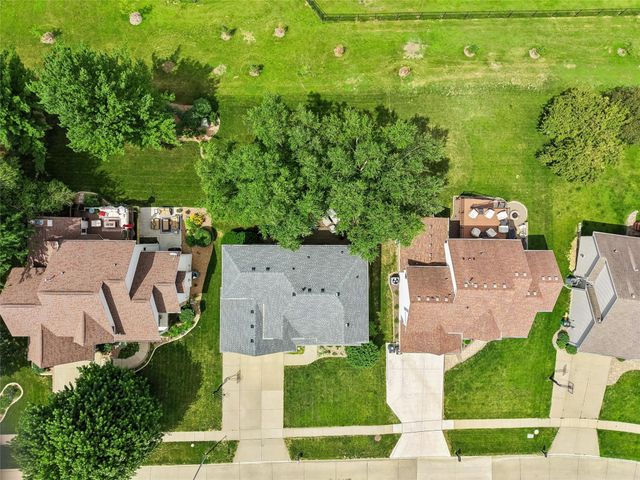 5575 Beechtree Drive, West Des Moines, IA 50266