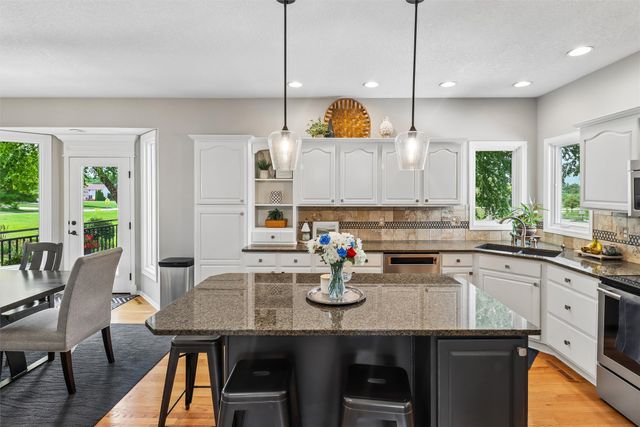 5575 Beechtree Drive, West Des Moines, IA 50266