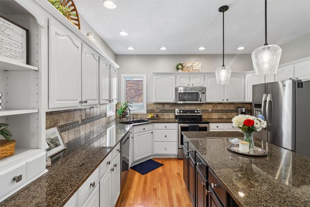 5575 Beechtree Drive, West Des Moines, IA 50266