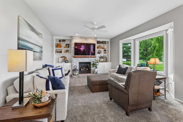 5575 Beechtree Drive, West Des Moines, IA 50266