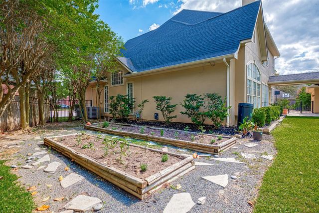 14 Fosters Court, Sugar Land, TX 77479