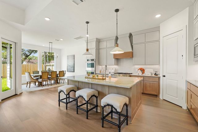 1914 Viking Drive, Houston, TX 77018