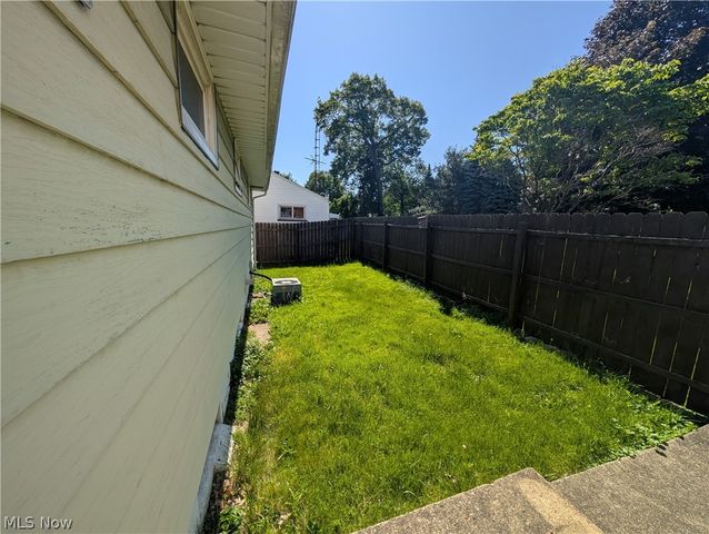 3612 Lotus Place SW, Canton, OH 44710