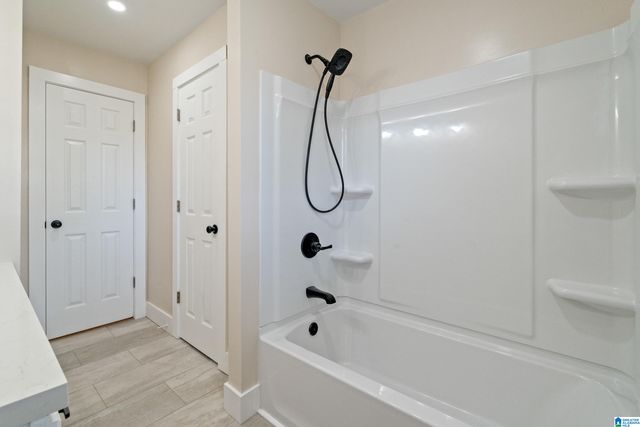 900 NE LARKWOOD DRIVE, Cullman, AL 35055