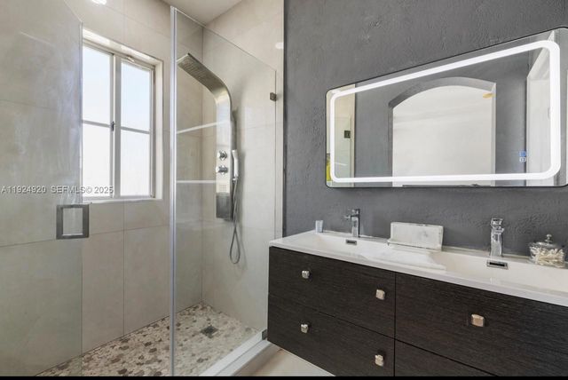 8362 NW 107th Ct 7-24, Doral, FL 33178