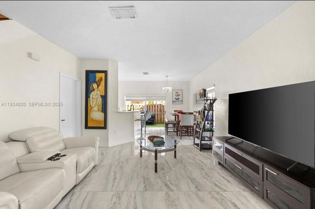 8362 NW 107th Ct 7-24, Doral, FL 33178