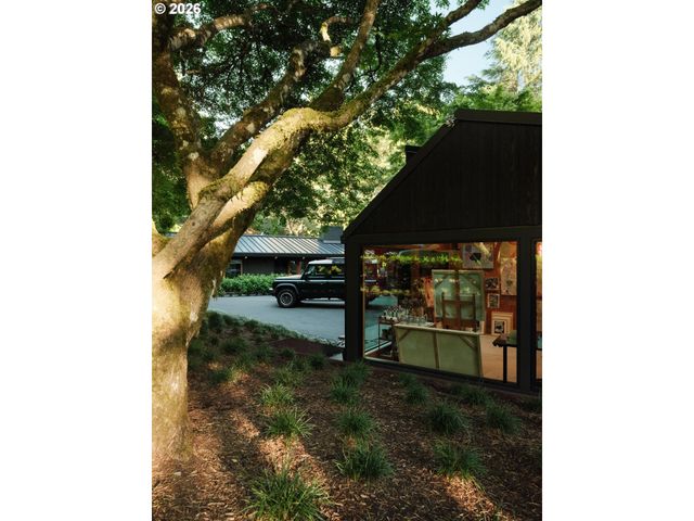 10200 Sw HAWTHORNE Ln, Portland, OR 97225