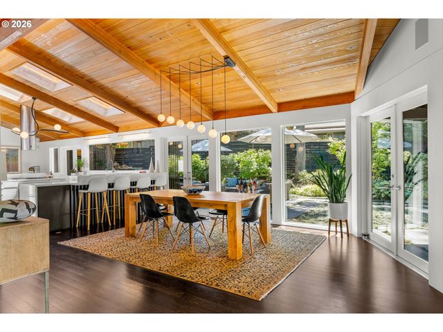 10200 Sw HAWTHORNE Ln, Portland, OR 97225