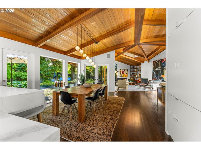 10200 Sw HAWTHORNE Ln, Portland, OR 97225