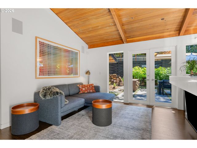10200 Sw HAWTHORNE Ln, Portland, OR 97225