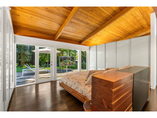 10200 Sw HAWTHORNE Ln, Portland, OR 97225