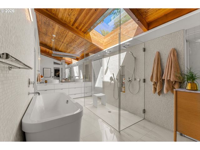10200 Sw HAWTHORNE Ln, Portland, OR 97225