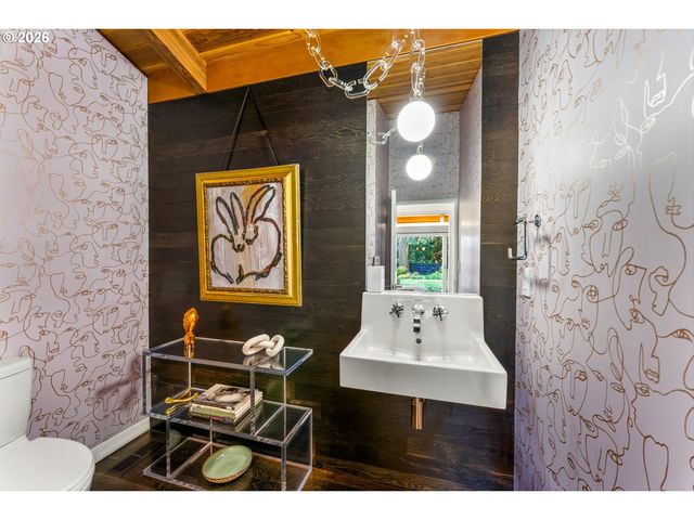 10200 Sw HAWTHORNE Ln, Portland, OR 97225