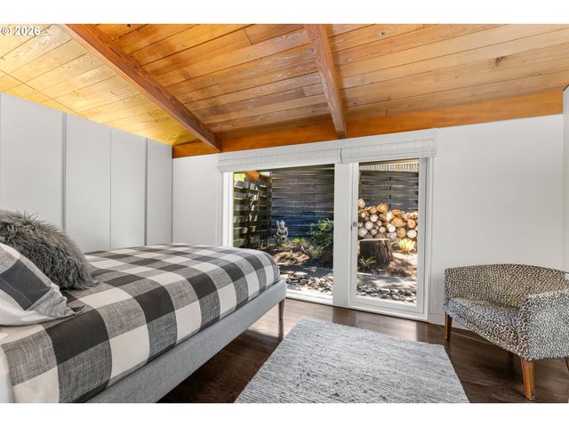 10200 Sw HAWTHORNE Ln, Portland, OR 97225