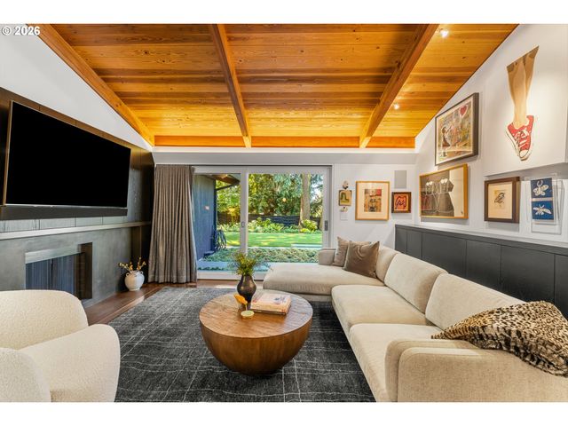 10200 Sw HAWTHORNE Ln, Portland, OR 97225