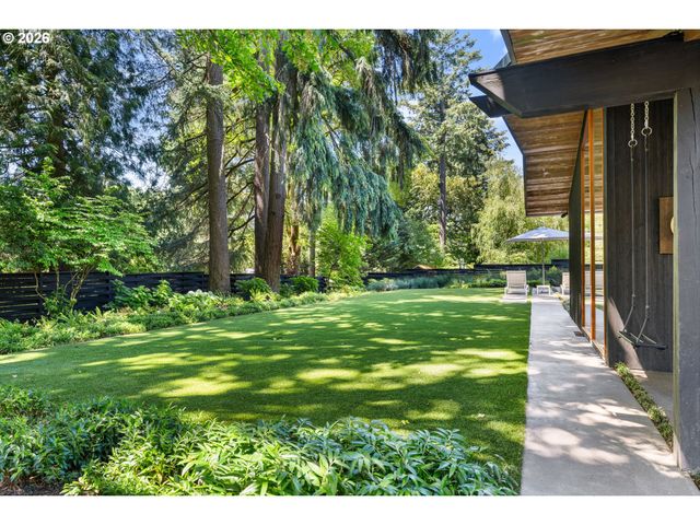 10200 Sw HAWTHORNE Ln, Portland, OR 97225
