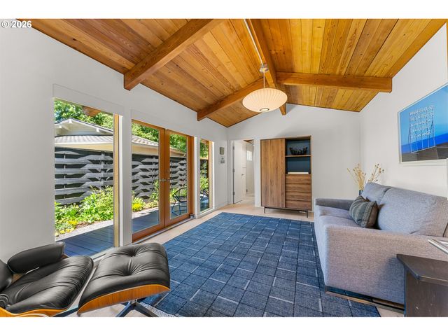 10200 Sw HAWTHORNE Ln, Portland, OR 97225