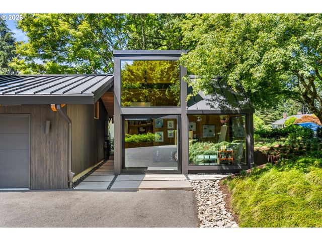 10200 Sw HAWTHORNE Ln, Portland, OR 97225