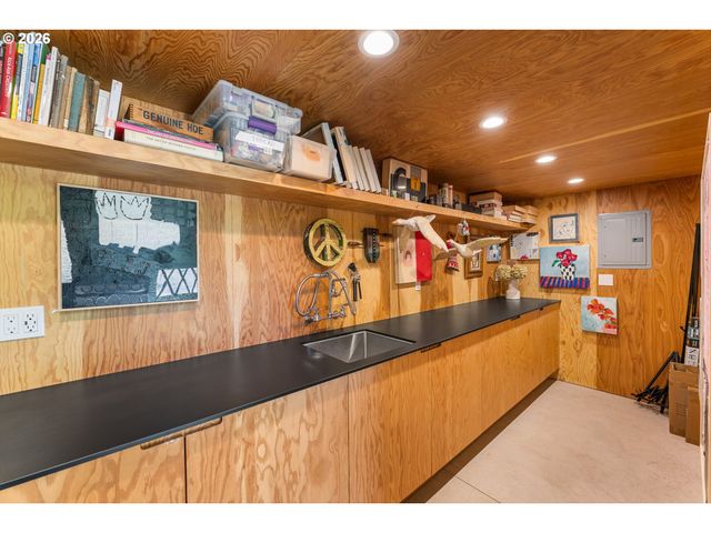 10200 Sw HAWTHORNE Ln, Portland, OR 97225