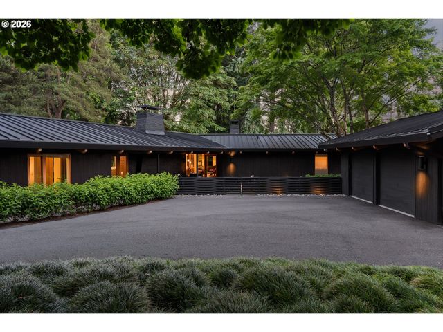 10200 Sw HAWTHORNE Ln, Portland, OR 97225