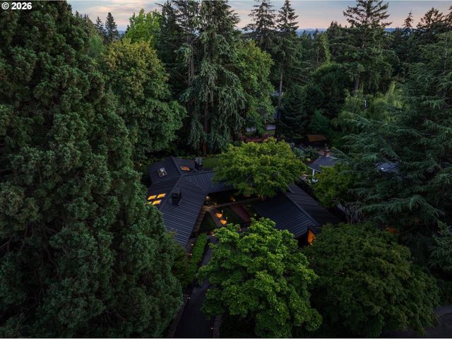 10200 Sw HAWTHORNE Ln, Portland, OR 97225