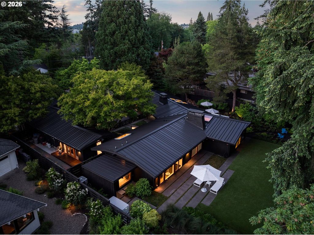 10200 Sw HAWTHORNE Ln, Portland, OR 97225