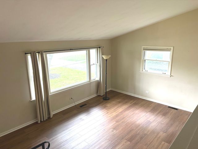 841 Countryside Highway, Mundelein, IL 60060