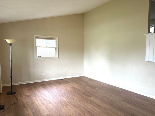 841 Countryside Highway, Mundelein, IL 60060