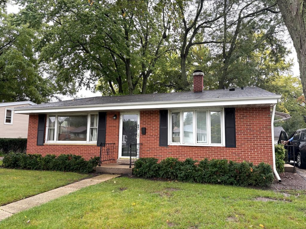 841 Countryside Highway, Mundelein, IL 60060