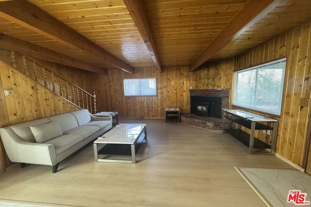 2317 Maplewood Way, Pine Mtn Club, CA 93222