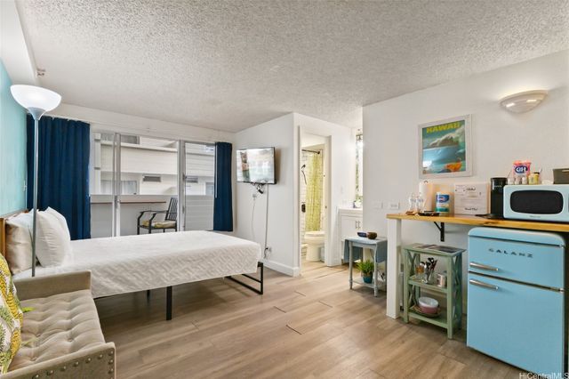 2463 Kuhio Avenue 307, Honolulu, HI 96815