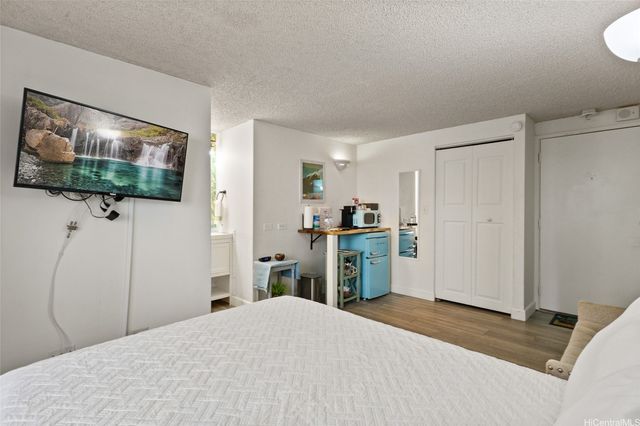 2463 Kuhio Avenue 307, Honolulu, HI 96815