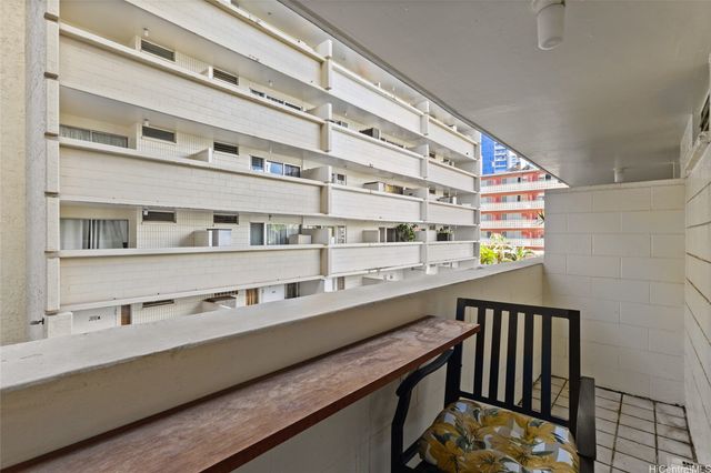 2463 Kuhio Avenue 307, Honolulu, HI 96815