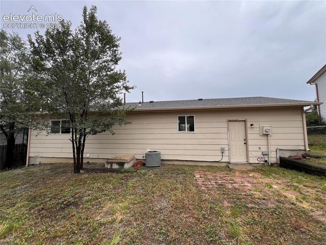 1966 S Chamberlin NA, Colorado Springs, CO 80906