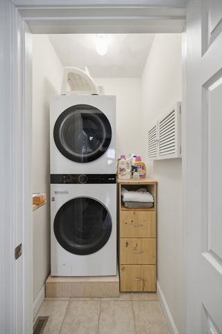 56 Merrimac St B, Woburn, MA 01801