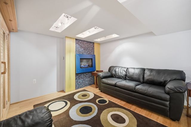 56 Merrimac St B, Woburn, MA 01801